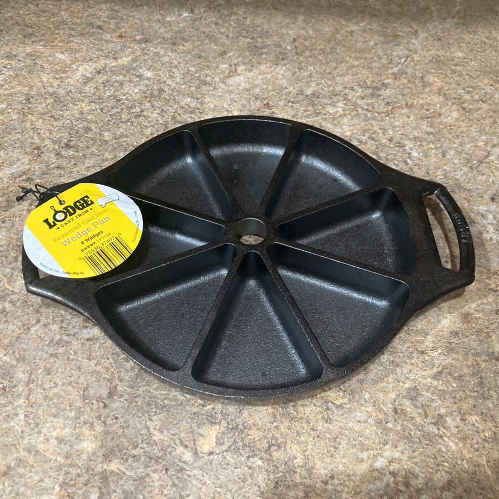 Lodge Seasoned Cast Iron Wedge Pan NWT